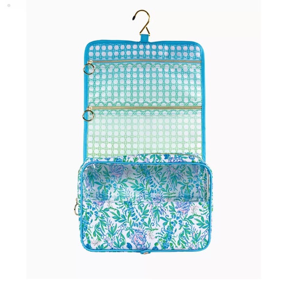 NWT Lilly Pulitzer Hanging Toiletry Bag Color: Resort White Just A Pinch - Picture 2 of 15